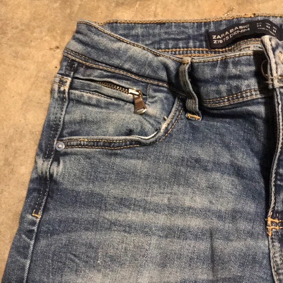 High Waisted Zara Jeans - Picture 3 of 4
